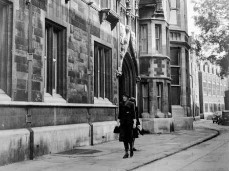 OLD PHOTO OF THE CAVENDISH LABORATORY